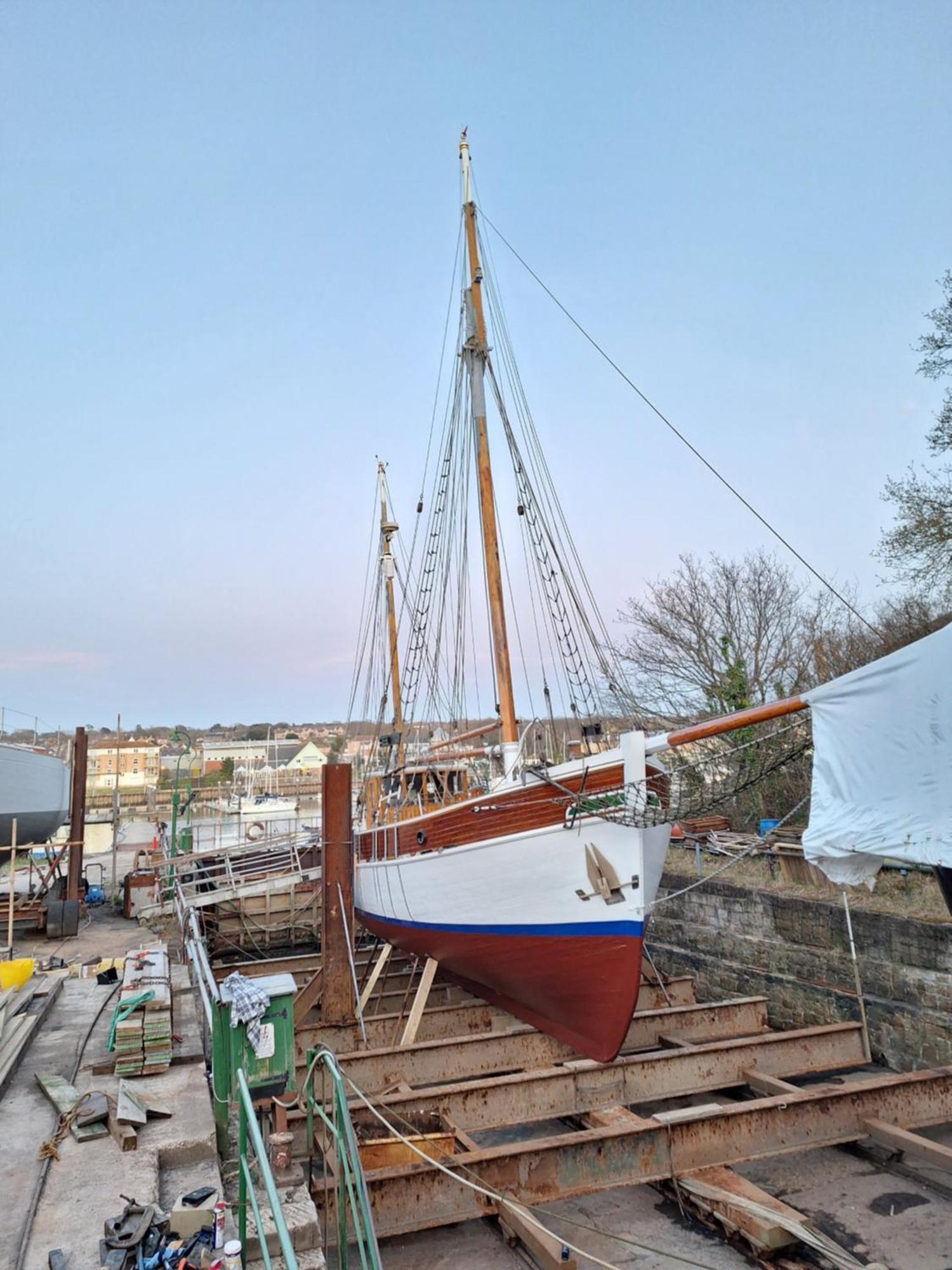 Historic Wooden Ship 'Ursula' Hotel East Cowes Exterior foto